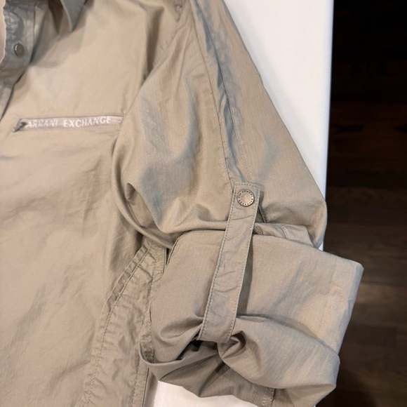 Armani Exchange Snap Down Shirt Sz S Taupe Roll Tab Sleeve Zip Close Pocket - Picture 13 of 13